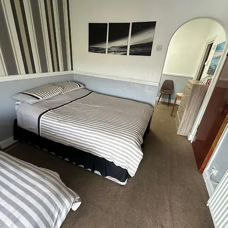 Tuxford House-3