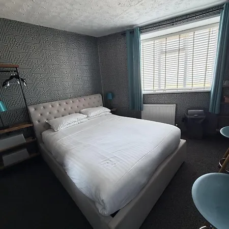 Vinnie'S Family Hotel-2