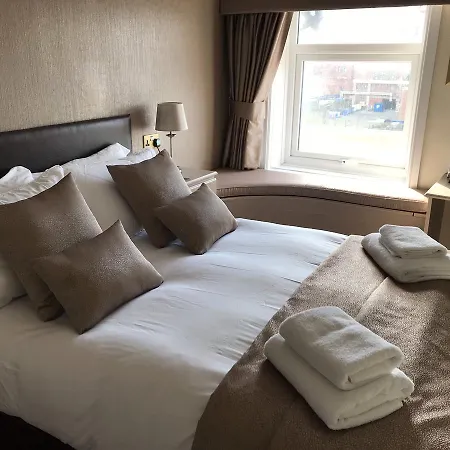 The Windsor Carlton-3