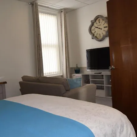 Avenue Guest House-3