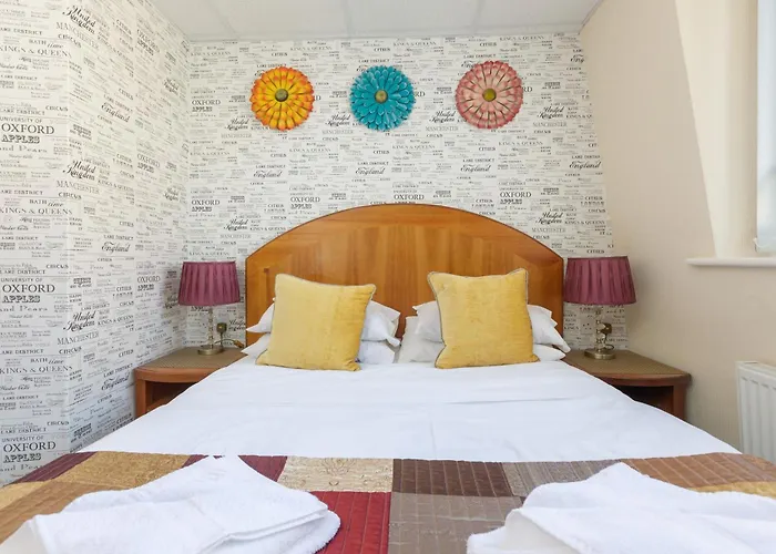 Adelaide Lodge - Town Centre - Opposite Winter Gardens Blackpool