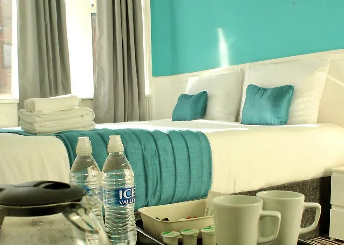 Blackpool Seaside Hotel - Comfortable - Double, King & Super King Beds -