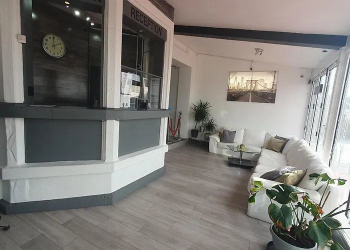 South Beach Kings Promenade Hotel