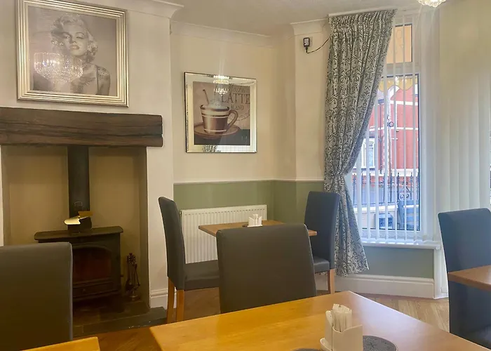 The Libra - Adults Only B&B With Guaranteed Carpark Blackpool