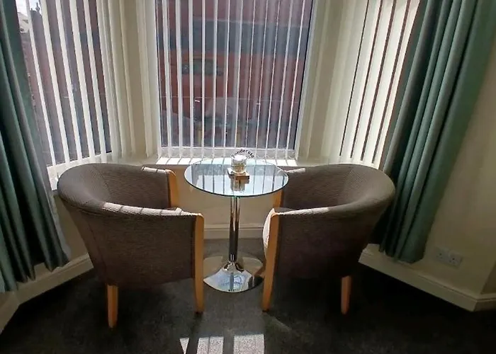 Ponderosa B&B With Free Onsite Parking And Breakfast Included Blackpool