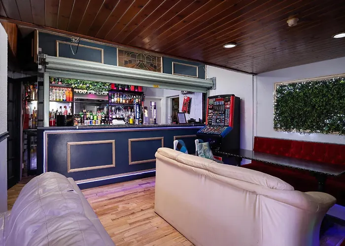 100 Pipers Hotel Blackpool